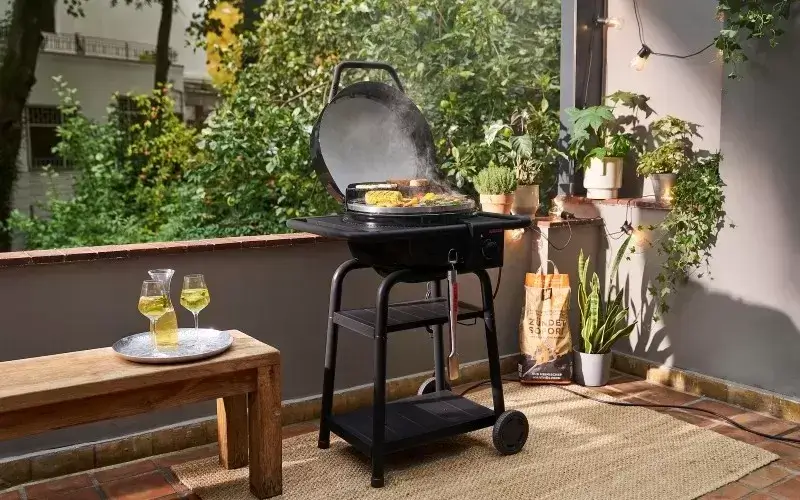 Image of Win Char-Broil's new electric2coal Patio Bistro BBQ
